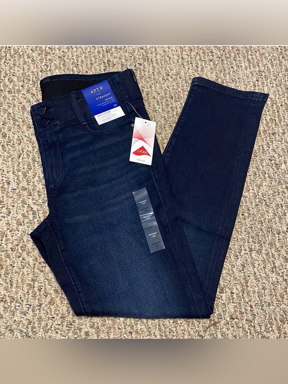 NWT Apt. 9 Women’s Straight Leg Jeans in Dark Blue
